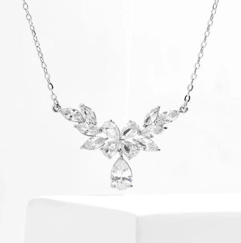 Fashion Cubic Zirconia Flower Pendant Necklace For Women, Gold Color Charm Choker, Bridal Wedding Party Jewelry, Fine Fashion Jewelry Gift