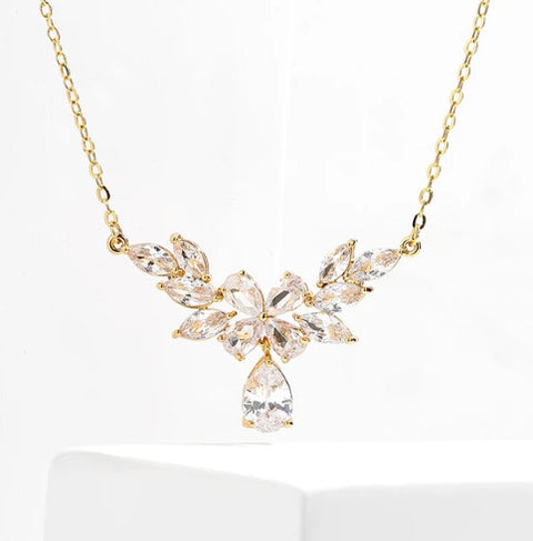 Fashion Cubic Zirconia Flower Pendant Necklace For Women, Gold Color Charm Choker, Bridal Wedding Party Jewelry, Fine Fashion Jewelry Gift