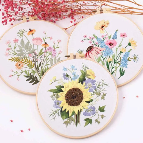 Embroidery Kit For Beginner & Full Kit Floral Embroidery with Needlepoint Hoop